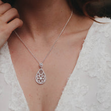 Load image into Gallery viewer, Blossoming Necklace
