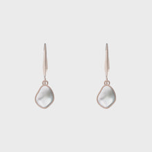 Load and play video in Gallery viewer, MEMENTO DROP EARRINGS
